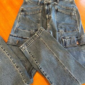 Madewell 90’s Straught Cargo Jean. Size 30.  Fantastic condition